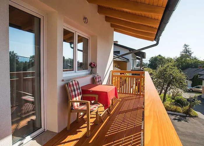 House Alp アパート